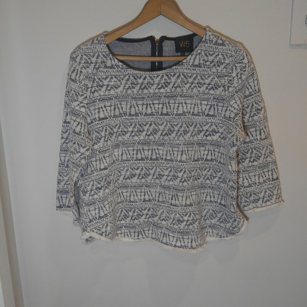 W5. Frayed bottom crop top